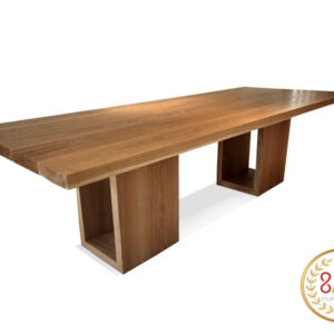 Vera Dining table